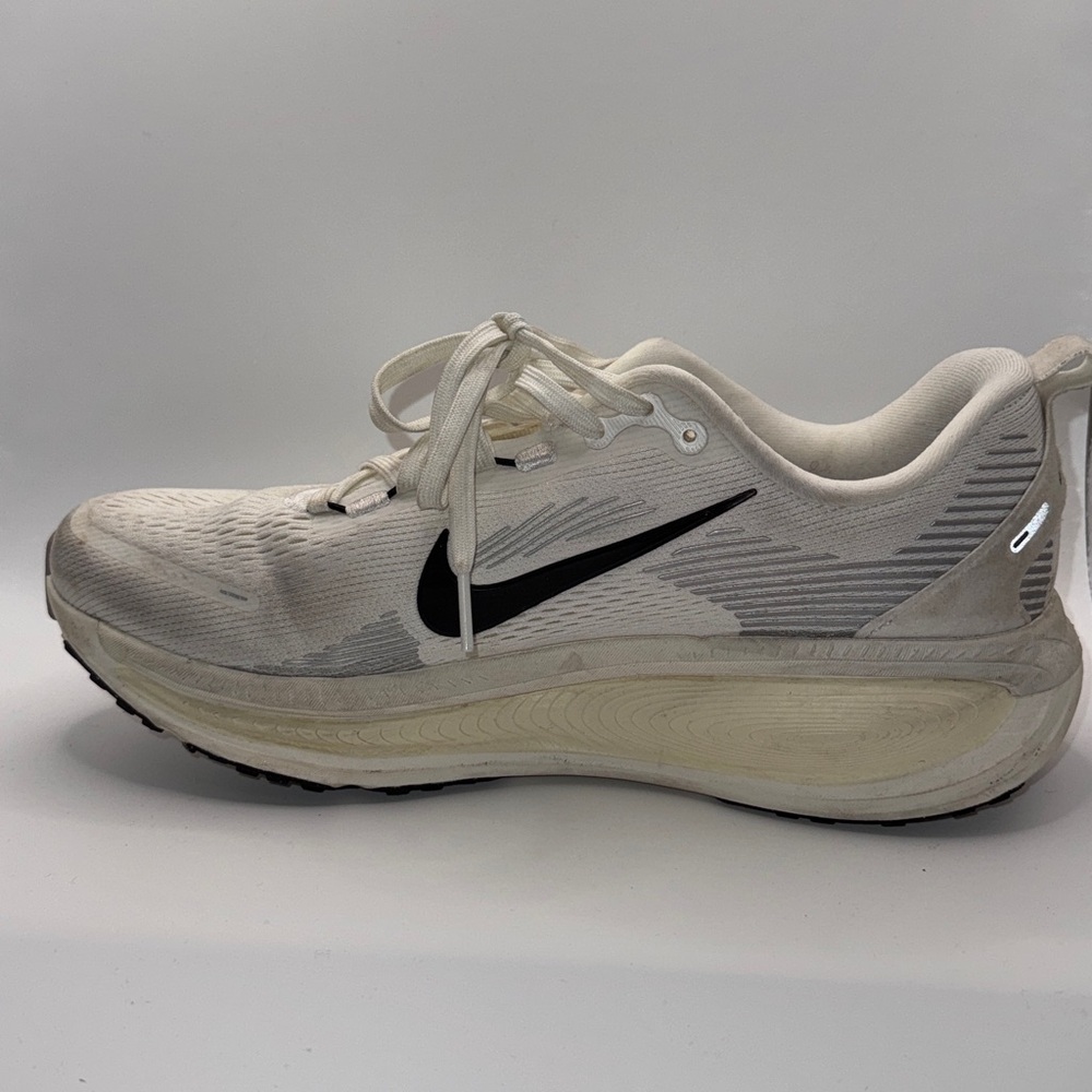 Nike Vomero 18, Summit White Coconut Milk - Picture 2 of 4